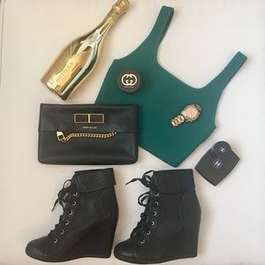 BCBG BLACK LEATHER WEDGE LACE UP BOOTIES